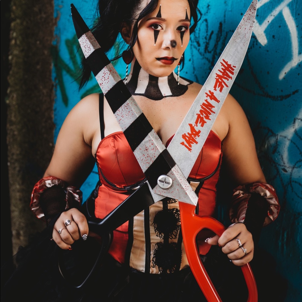 Giant scissors prop